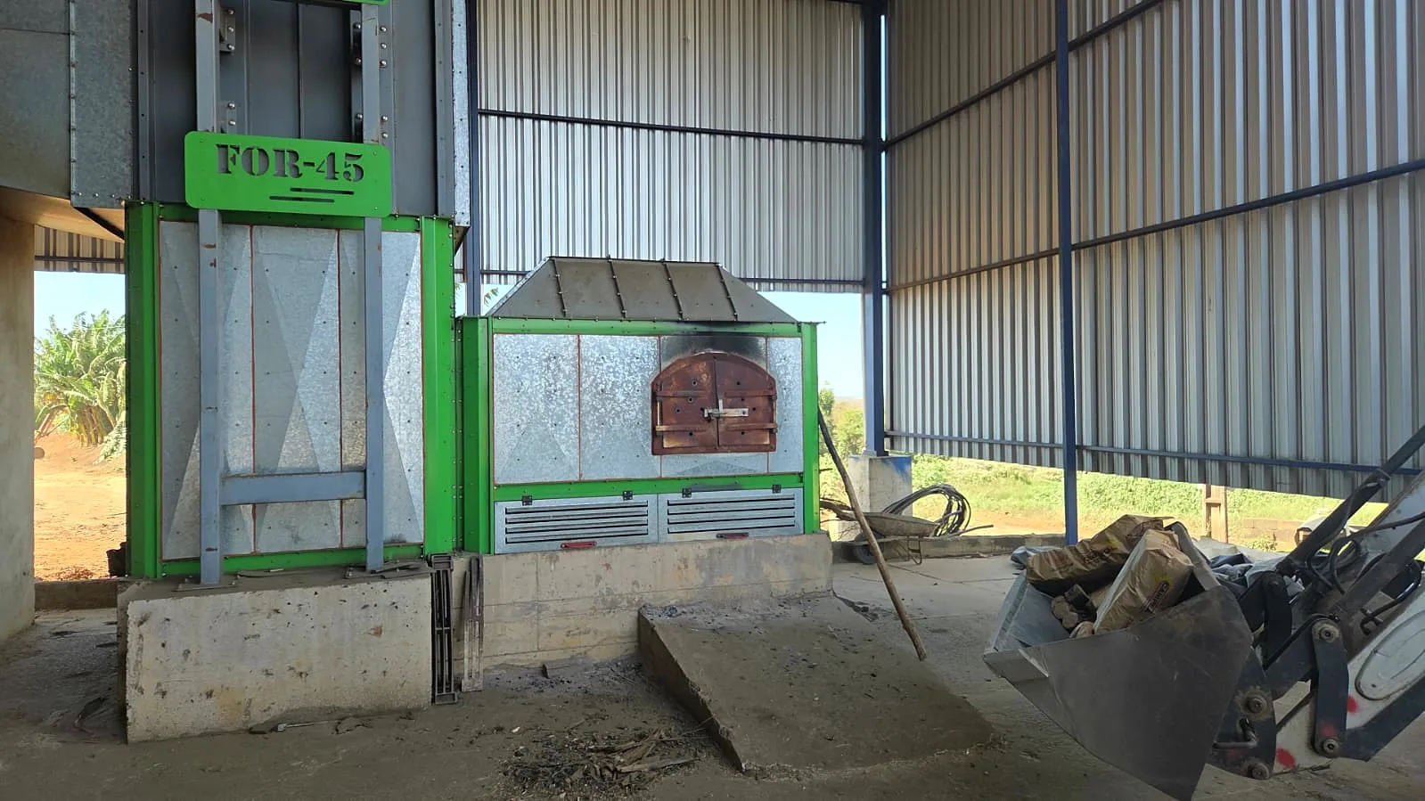 Secador de café a biomassa operando com briquetes BioBrique